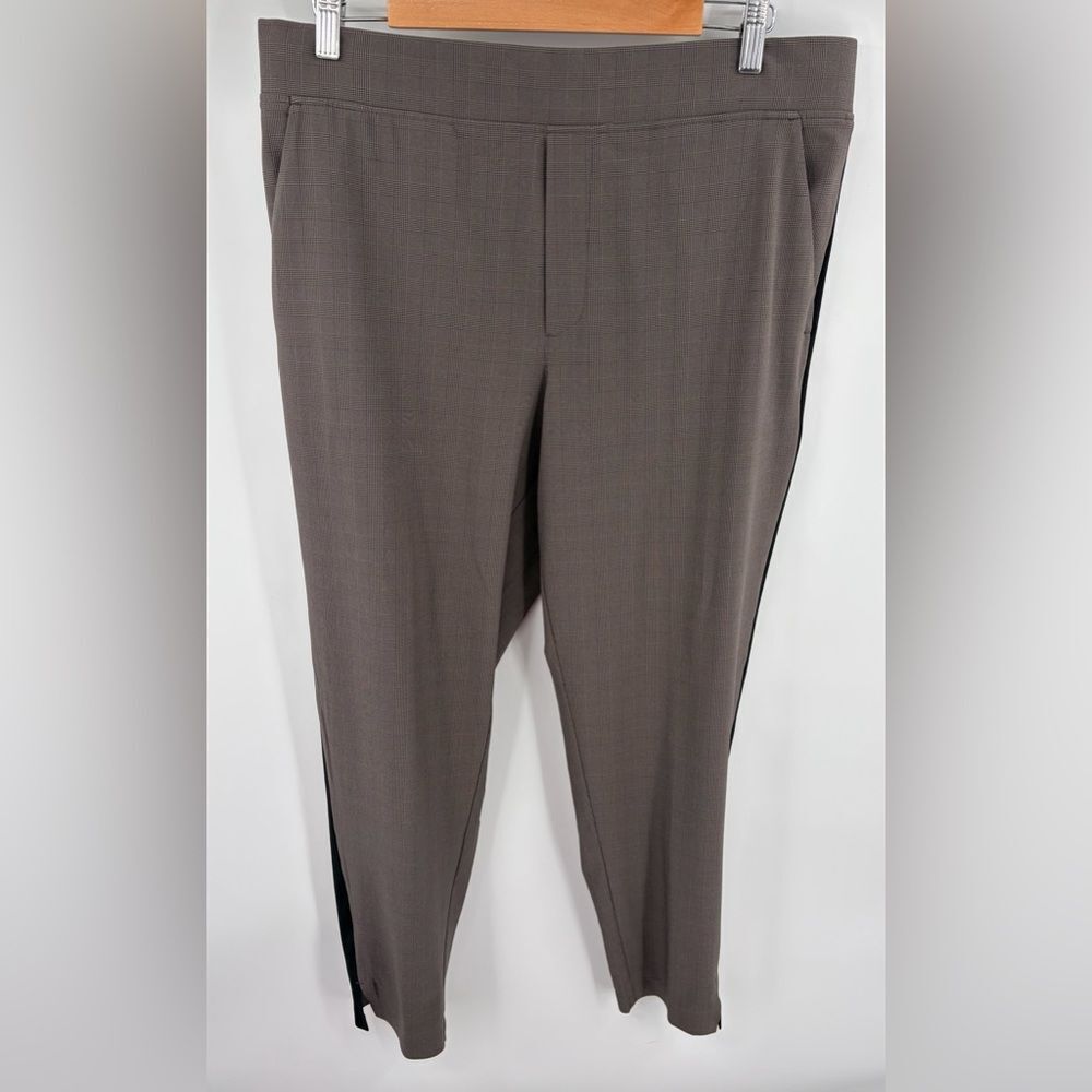 Athleta women’s Brooklyn ankle brown plaid pant Athleisure stretch size 14